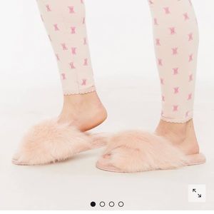 SavageXFenty CLF Fluff'd Up Slippers